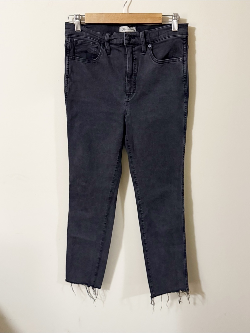 Madewell Black Stovepipe Raw Hem Size 29 Womens Jeans